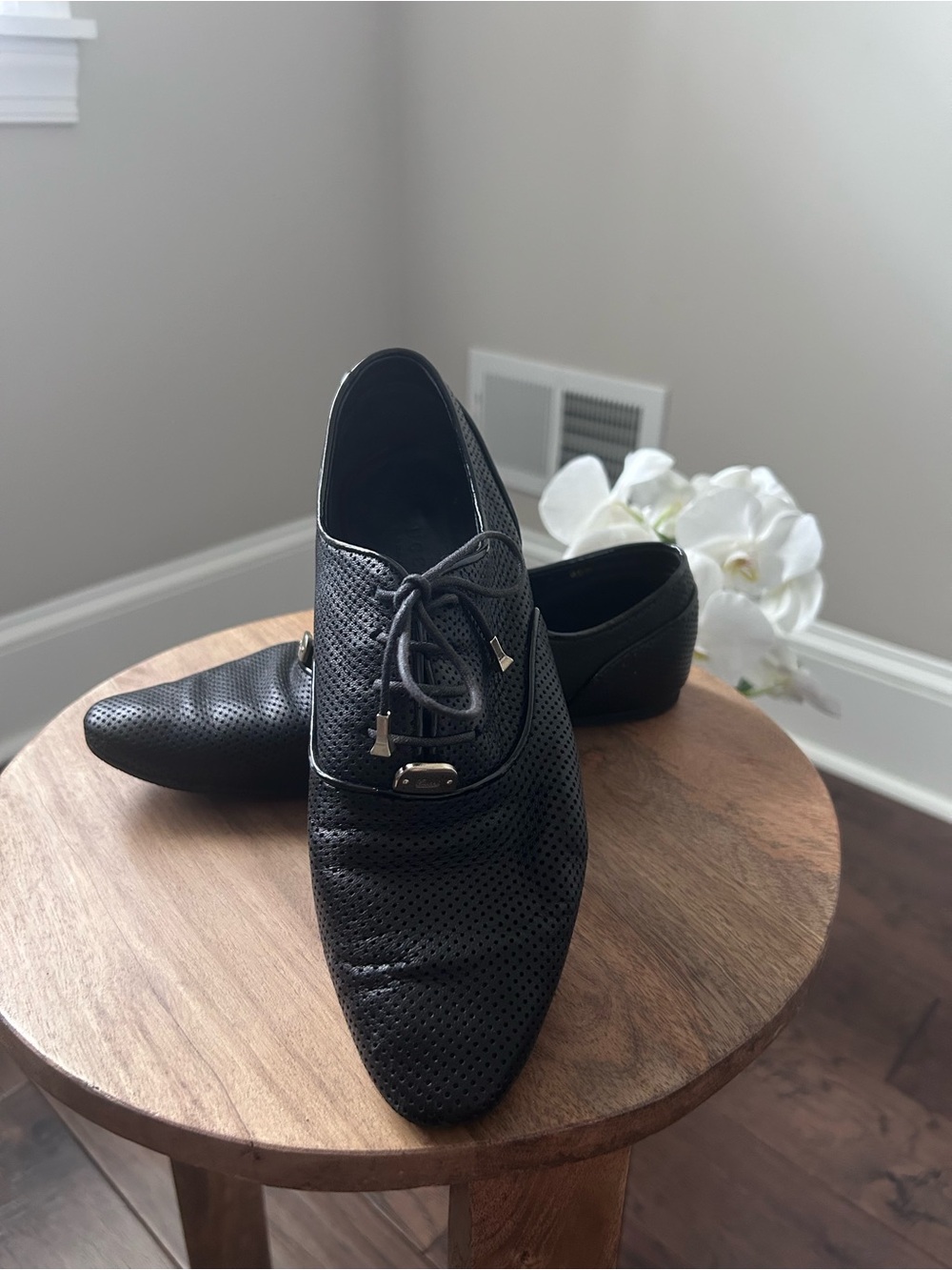 Women’s Black Perforated Lace-Up Dress Shoes